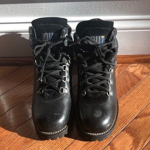 Out leather hiking boots size 8.5